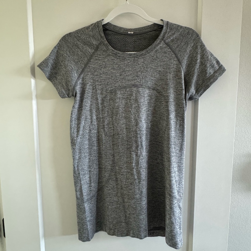 Lululemon swiftly tech short sleeve